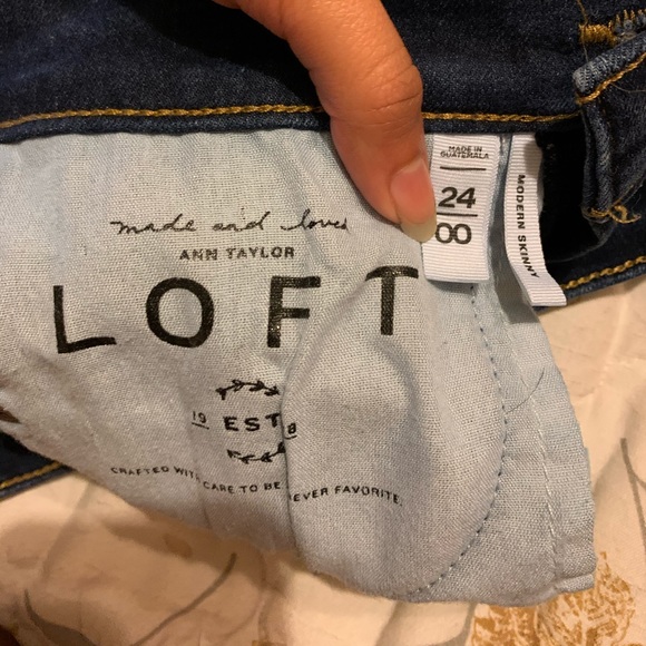 Distressed Jeans - Picture 3 of 4